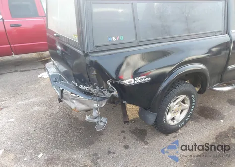 2005 Toyota Tundra Sr5 V8 z USA, uszkodzony, nr VIN 5TBBT44145S472757